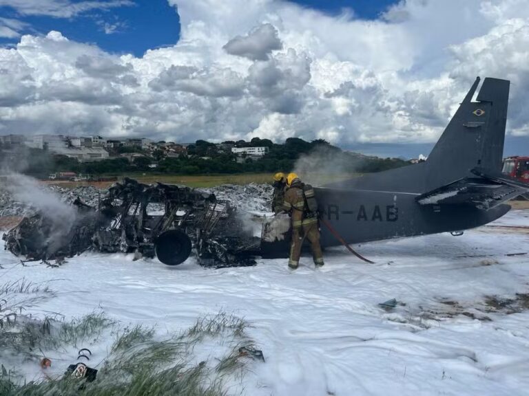 Monomotor da Polícia Federal cai na Pampulha logo após decolar