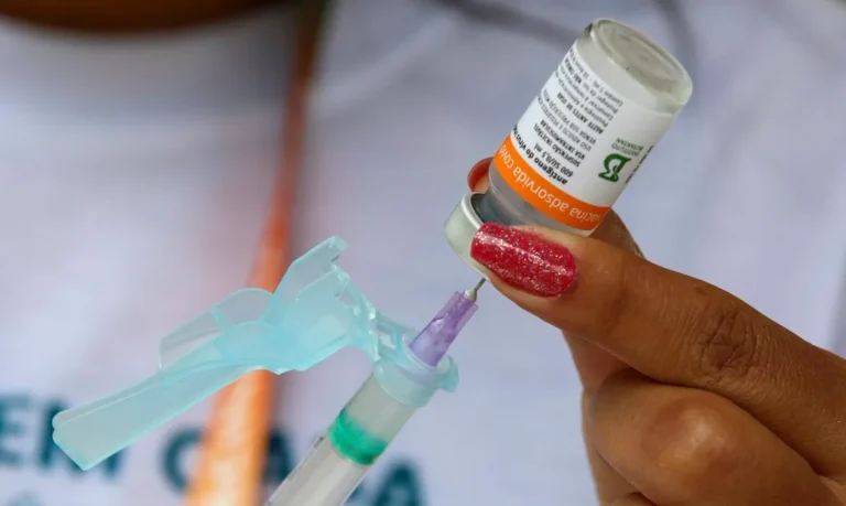 Ministério da Saúde alerta para baixa adesão da vacina contra dengue