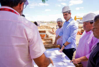 Governo da Paraíba entrega obras de mobilidade urbana e abastecimento d’água no Sertão