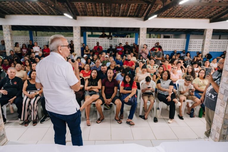 Em Mangabeira, Cícero se reúne com moradores e reforça compromisso com a segurança pública