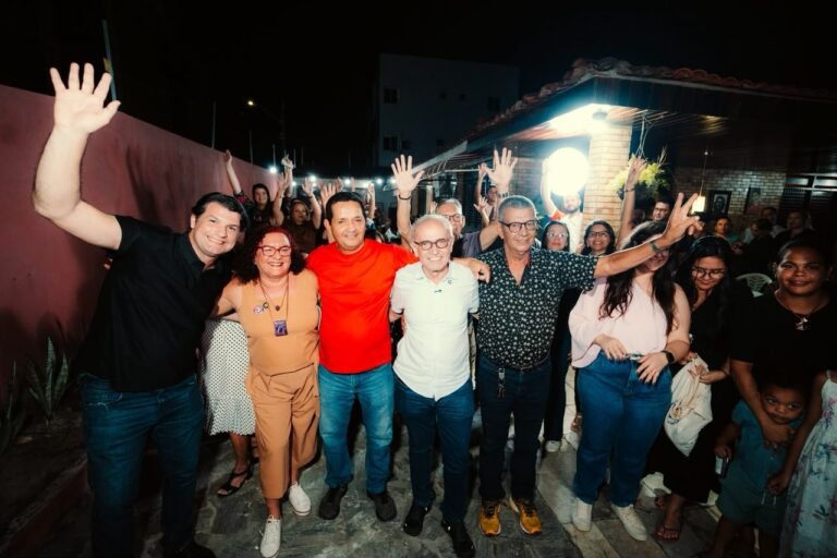 Em plenária com Sandra Marrocos, Cícero se compromete com políticas para autistas da infância à vida adulta