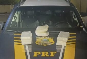 PRF apreende 8 kg de cocaína em ônibus interestadual