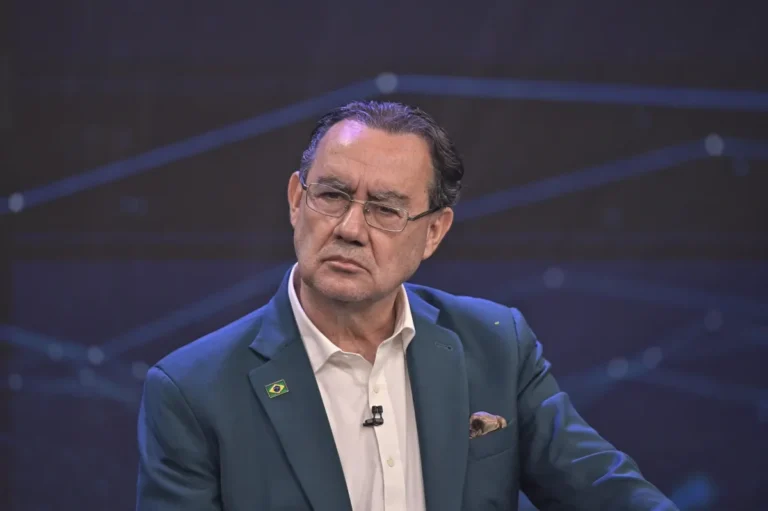 Adversários monitoram crescimento “incomum” de Augusto Cury nas redes sociais