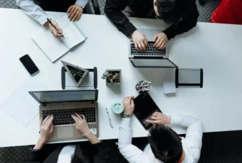 Empresas com 100 ou mais empregados devem atualizar dados