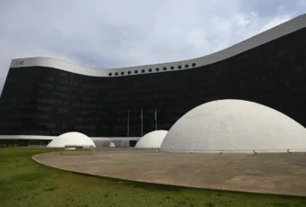 TSE dá 24 horas para Secom remover postagens oficiais que exaltam Lula