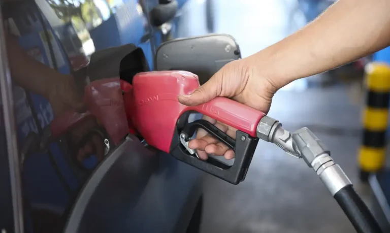 Gasolina com 32% de etanol chega às bombas