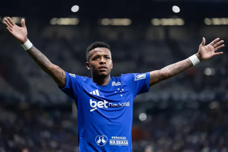 Cruzeiro vira sobre o Flamengo e impede liderança