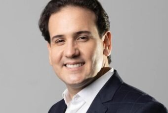 André Amaral Filho assina compromisso com empreendedores para lutar contra impostos