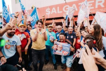 Cícero e Léo Bezerra percorrem João Pessoa com o Movimento 15