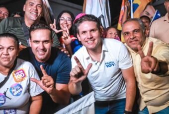 Prefeito Evilásio Cavalcanti reúne multidão em Cabedelo em apoio à reeleição de Lucas Ribeiro