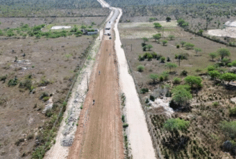 PB-141 recebe obras de pavimentação em trecho entre Pocinhos, Nazaré e Olivedos