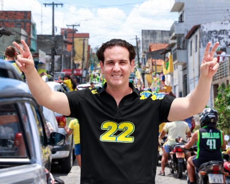André Amaral participa de mega carreata em Campina Grande e reforça defesa por mais empregos na Paraíba