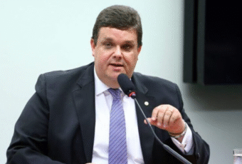 Ministro da Previdência Social vem à Paraíba e visita a agência do INSS