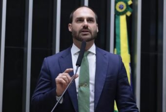 Ministério da Justiça demite Eduardo Bolsonaro da PF