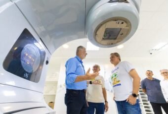 Efraim visita FAP e acompanha investimentos do seu mandato em hemodiálise, radioterapia e estrutura