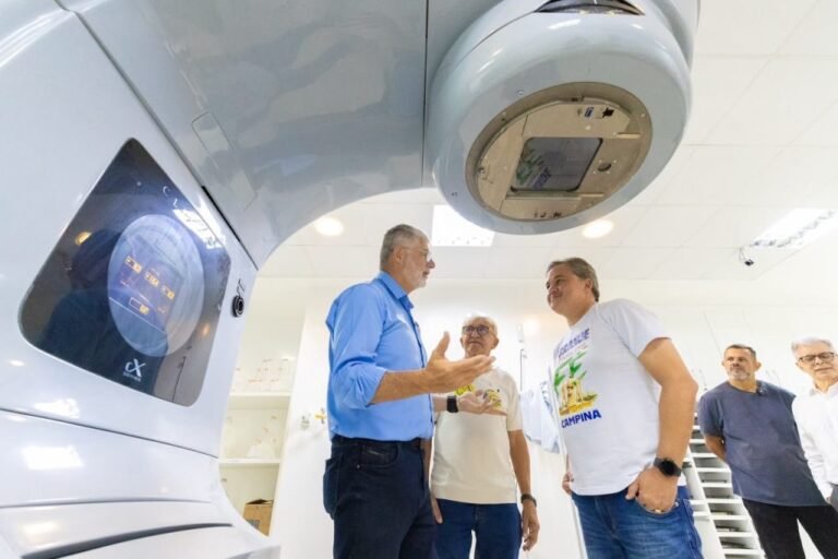 Efraim visita FAP e acompanha investimentos do seu mandato em hemodiálise, radioterapia e estrutura