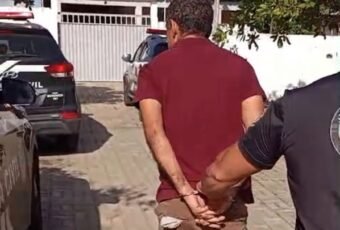 Homem é preso suspeito de ameaçar ex-companheira após ela iniciar novo relacionamento