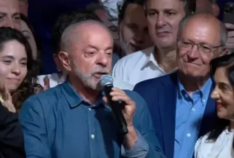 Lula agradece eleitores após reeleição: “Quem venceu foi a democracia e o futuro do Brasil”