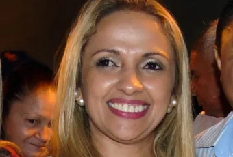 Ex-prefeita de Joca Claudino é presa para cumprir pena de 14 anos