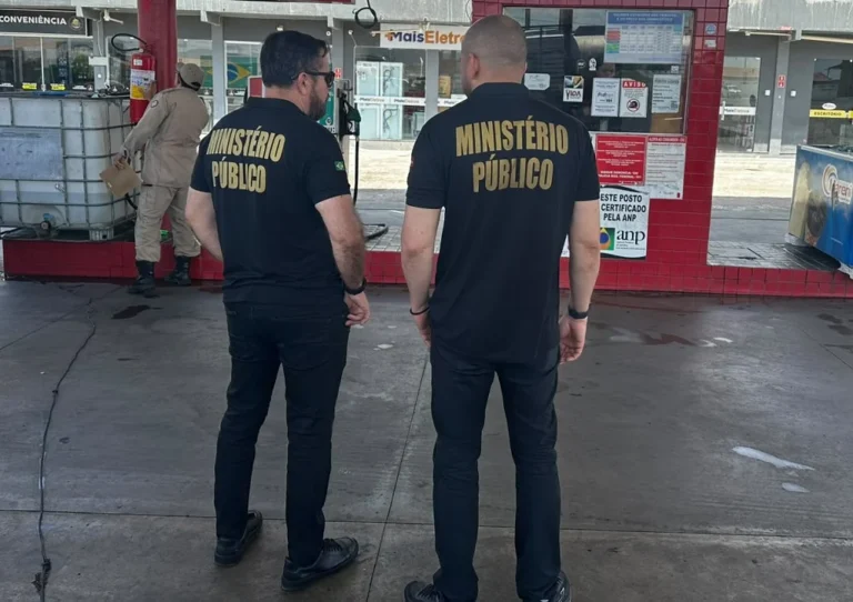 Em Piancó, fiscalização interdita de farmácia, autua posto de combustível e supermercado