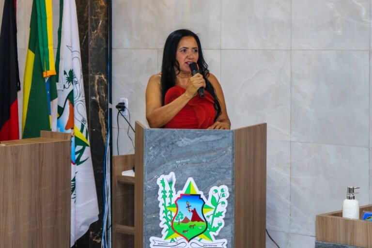 Suely Almeida é eleita primeira mulher a presidir a Câmara de Boa Ventura