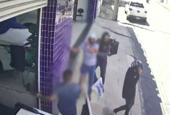 Empresário é agredido durante assalto à loja de veículos