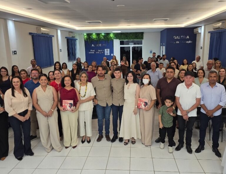 Escritor de 12 anos lança livro em cordel sobre Inácio da Catingueira na terra do poeta