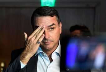 A rota de fuga de Flávio Bolsonaro – O Assunto #1834