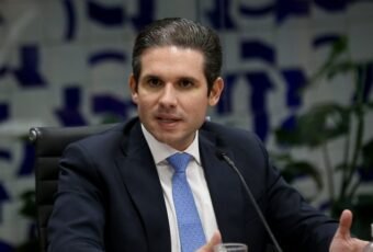 Hugo Motta pode priorizar partidos aliados e isolar PL das comissões da Câmara