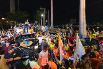 No penúltimo dia de campanha, Lucas e João fazem ato em CG
