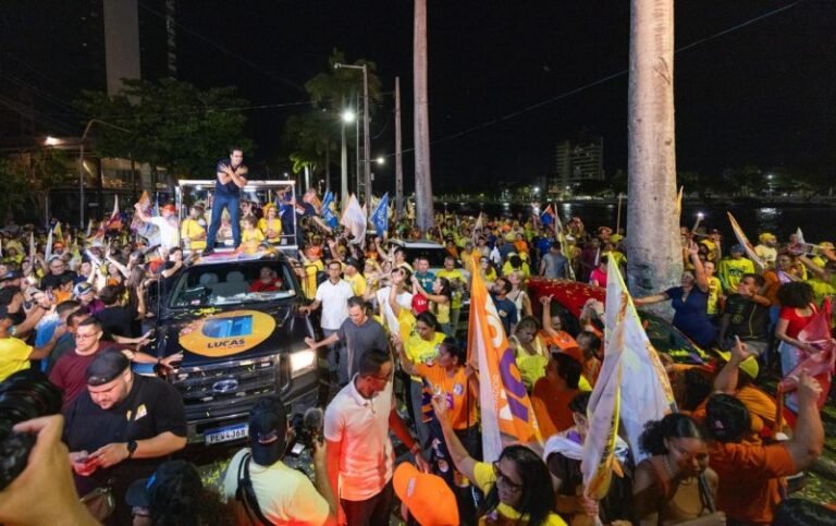 No penúltimo dia de campanha, Lucas e João fazem ato em CG