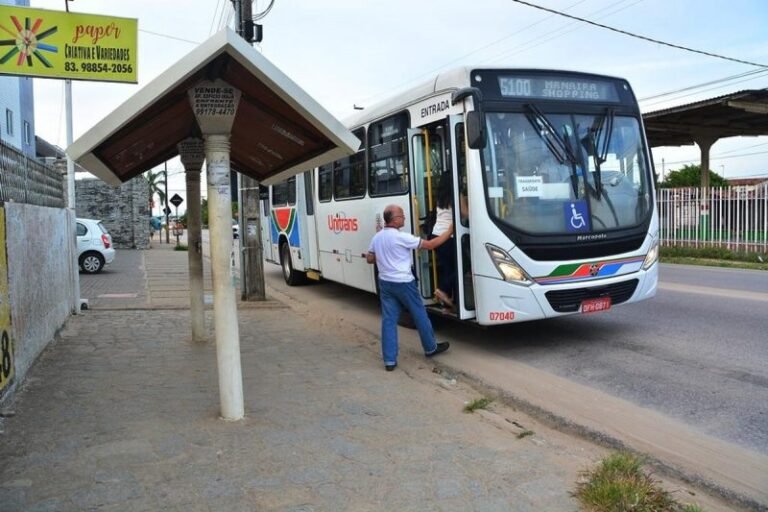 Governador aciona MPPB para apurar denúncias de eleitores sobre problemas com ônibus em João Pessoa