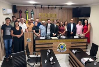 Ricardo Ferreira é eleito presidente da Câmara de Santana de Mangueira, durante sessão tumultuada